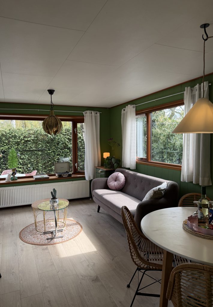 Woonkamer met eet- en zithoek
